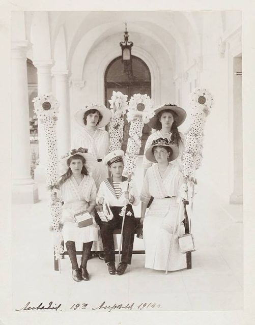 OTMAA_on_the_White_Flower_Festival_1914
